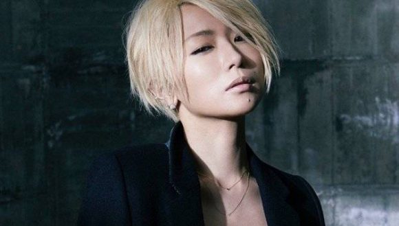 Shiina Ringo (椎名林檎) Shiina Ringo (椎名林檎)